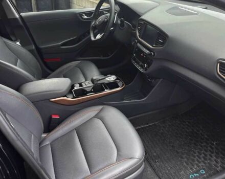 Чорний Хендай Ioniq, об'ємом двигуна 0 л та пробігом 45 тис. км за 17300 $, фото 4 на Automoto.ua