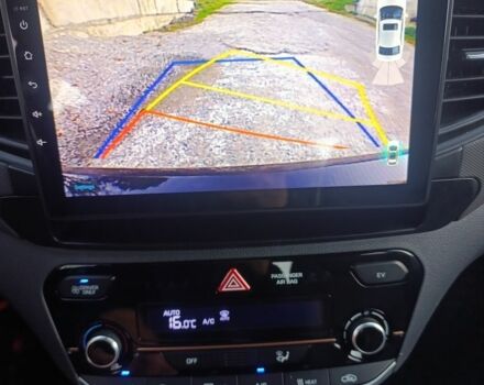 Черный Хендай Ioniq, объемом двигателя 0 л и пробегом 91 тыс. км за 13100 $, фото 6 на Automoto.ua