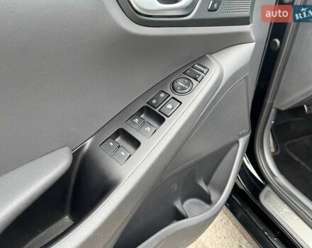 Черный Хендай Ioniq, объемом двигателя 0 л и пробегом 103 тыс. км за 13200 $, фото 25 на Automoto.ua