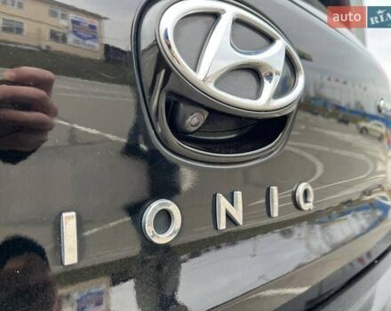 Черный Хендай Ioniq, объемом двигателя 0 л и пробегом 103 тыс. км за 13200 $, фото 19 на Automoto.ua