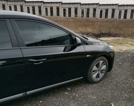 Черный Хендай Ioniq, объемом двигателя 1.58 л и пробегом 41 тыс. км за 15000 $, фото 3 на Automoto.ua