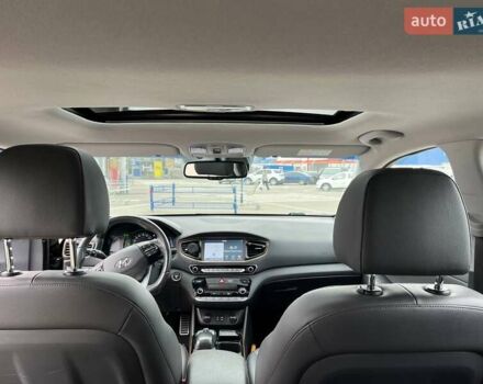 Черный Хендай Ioniq, объемом двигателя 0 л и пробегом 103 тыс. км за 13200 $, фото 38 на Automoto.ua