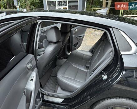 Черный Хендай Ioniq, объемом двигателя 0 л и пробегом 100 тыс. км за 16850 $, фото 8 на Automoto.ua