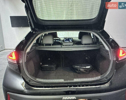 Чорний Хендай Ioniq, об'ємом двигуна 0 л та пробігом 71 тис. км за 15900 $, фото 22 на Automoto.ua