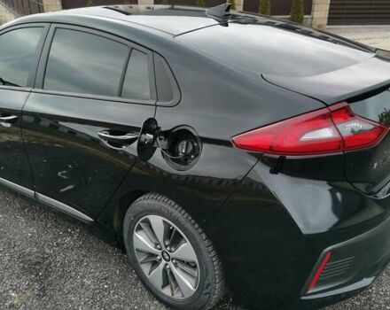 Черный Хендай Ioniq, объемом двигателя 1.58 л и пробегом 41 тыс. км за 15000 $, фото 11 на Automoto.ua