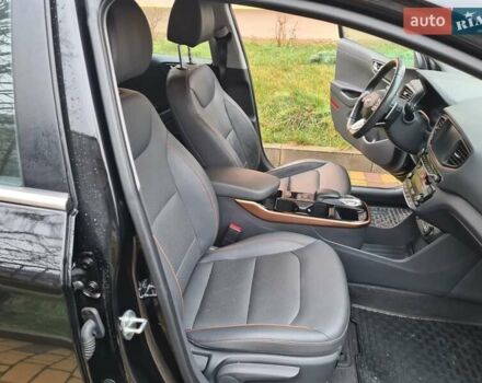 Черный Хендай Ioniq, объемом двигателя 0 л и пробегом 142 тыс. км за 13500 $, фото 22 на Automoto.ua