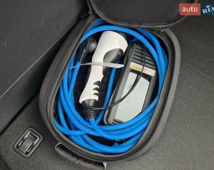 Черный Хендай Ioniq, объемом двигателя 0 л и пробегом 142 тыс. км за 13500 $, фото 31 на Automoto.ua