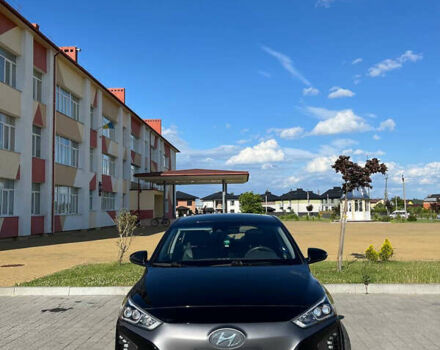 Черный Хендай Ioniq, объемом двигателя 0 л и пробегом 111 тыс. км за 12900 $, фото 5 на Automoto.ua