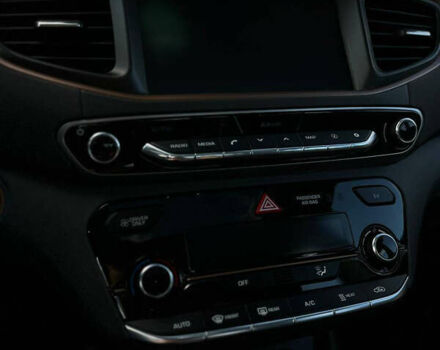 Черный Хендай Ioniq, объемом двигателя 0 л и пробегом 111 тыс. км за 12900 $, фото 17 на Automoto.ua