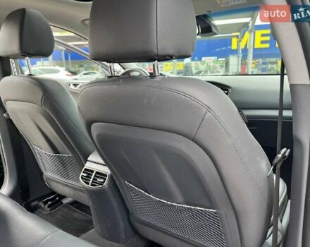Черный Хендай Ioniq, объемом двигателя 0 л и пробегом 103 тыс. км за 13200 $, фото 39 на Automoto.ua