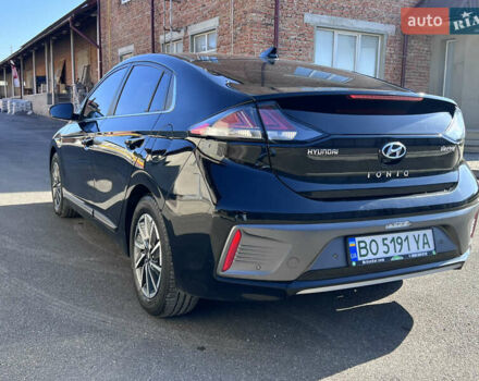 Чорний Хендай Ioniq, об'ємом двигуна 0 л та пробігом 71 тис. км за 15900 $, фото 4 на Automoto.ua