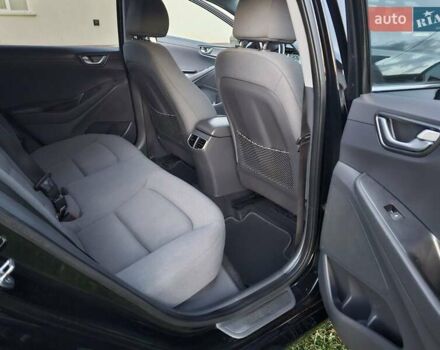 Черный Хендай Ioniq, объемом двигателя 0 л и пробегом 180 тыс. км за 14300 $, фото 45 на Automoto.ua