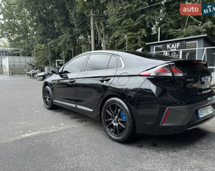 Черный Хендай Ioniq, объемом двигателя 0 л и пробегом 100 тыс. км за 16850 $, фото 10 на Automoto.ua
