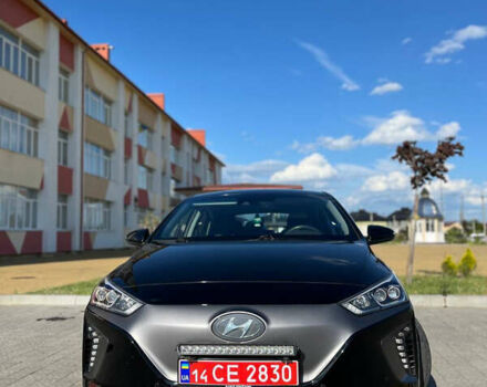 Черный Хендай Ioniq, объемом двигателя 0 л и пробегом 111 тыс. км за 12900 $, фото 2 на Automoto.ua