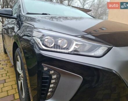 Черный Хендай Ioniq, объемом двигателя 0 л и пробегом 142 тыс. км за 13500 $, фото 3 на Automoto.ua