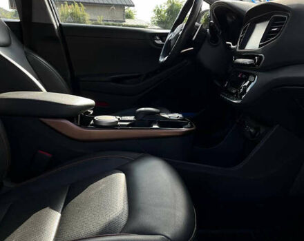 Черный Хендай Ioniq, объемом двигателя 0 л и пробегом 111 тыс. км за 12900 $, фото 20 на Automoto.ua