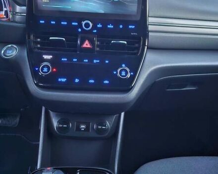 Черный Хендай Ioniq, объемом двигателя 0 л и пробегом 180 тыс. км за 14300 $, фото 23 на Automoto.ua