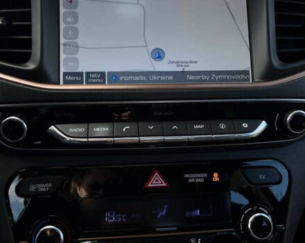 Черный Хендай Ioniq, объемом двигателя 0 л и пробегом 111 тыс. км за 12900 $, фото 19 на Automoto.ua