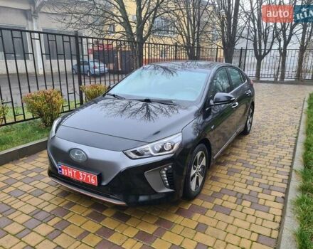 Черный Хендай Ioniq, объемом двигателя 0 л и пробегом 142 тыс. км за 13500 $, фото 39 на Automoto.ua