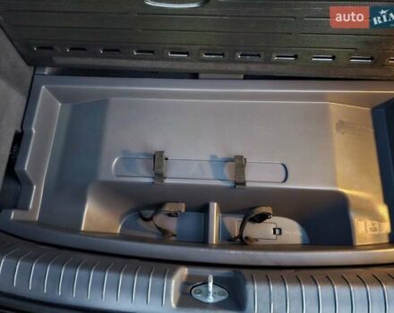 Черный Хендай Ioniq, объемом двигателя 0 л и пробегом 180 тыс. км за 14300 $, фото 29 на Automoto.ua