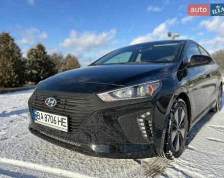 Черный Хендай Ioniq, объемом двигателя 1.58 л и пробегом 85 тыс. км за 14990 $, фото 6 на Automoto.ua