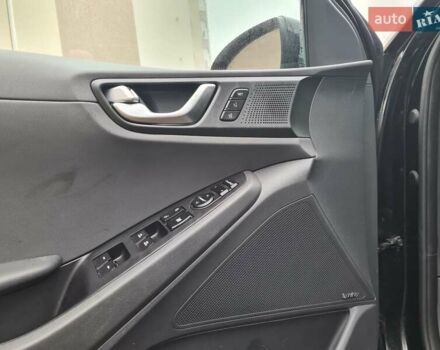 Черный Хендай Ioniq, объемом двигателя 0 л и пробегом 142 тыс. км за 13500 $, фото 12 на Automoto.ua