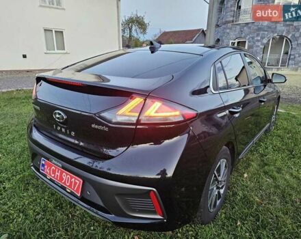 Черный Хендай Ioniq, объемом двигателя 0 л и пробегом 180 тыс. км за 14300 $, фото 3 на Automoto.ua