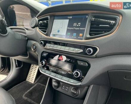 Черный Хендай Ioniq, объемом двигателя 0 л и пробегом 103 тыс. км за 13200 $, фото 43 на Automoto.ua