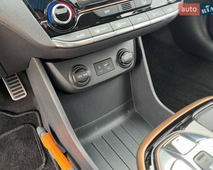 Черный Хендай Ioniq, объемом двигателя 0 л и пробегом 103 тыс. км за 13200 $, фото 33 на Automoto.ua