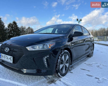 Черный Хендай Ioniq, объемом двигателя 1.58 л и пробегом 85 тыс. км за 14990 $, фото 4 на Automoto.ua