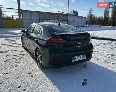Черный Хендай Ioniq, объемом двигателя 1.58 л и пробегом 85 тыс. км за 14990 $, фото 3 на Automoto.ua