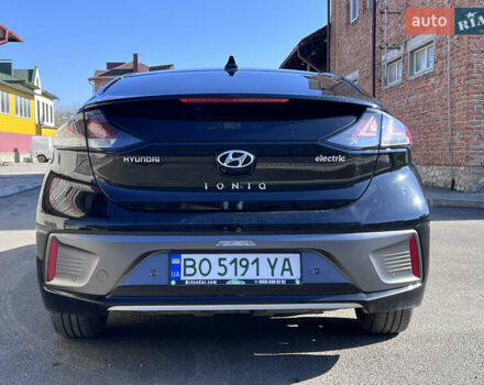 Чорний Хендай Ioniq, об'ємом двигуна 0 л та пробігом 71 тис. км за 15900 $, фото 5 на Automoto.ua
