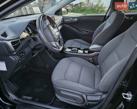 Черный Хендай Ioniq, объемом двигателя 0 л и пробегом 180 тыс. км за 14300 $, фото 31 на Automoto.ua