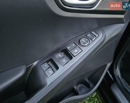 Черный Хендай Ioniq, объемом двигателя 0 л и пробегом 180 тыс. км за 14300 $, фото 16 на Automoto.ua