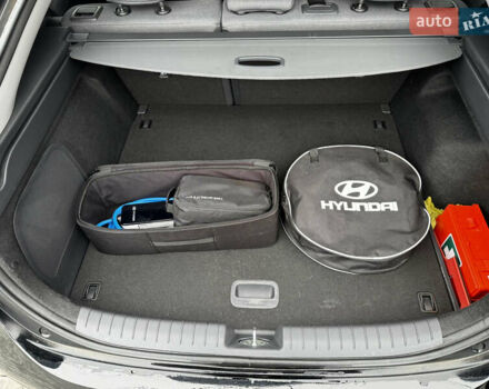 Черный Хендай Ioniq, объемом двигателя 0 л и пробегом 47 тыс. км за 16100 $, фото 40 на Automoto.ua