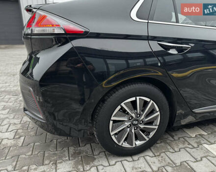 Черный Хендай Ioniq, объемом двигателя 0 л и пробегом 47 тыс. км за 16100 $, фото 62 на Automoto.ua