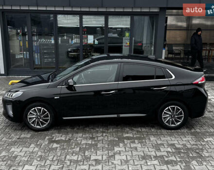 Черный Хендай Ioniq, объемом двигателя 0 л и пробегом 47 тыс. км за 16100 $, фото 11 на Automoto.ua