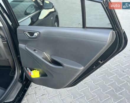 Черный Хендай Ioniq, объемом двигателя 0 л и пробегом 158 тыс. км за 15450 $, фото 33 на Automoto.ua