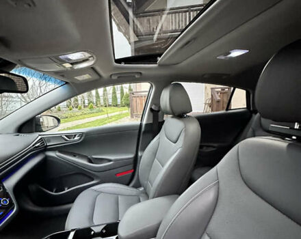 Черный Хендай Ioniq, объемом двигателя 0 л и пробегом 119 тыс. км за 15999 $, фото 12 на Automoto.ua