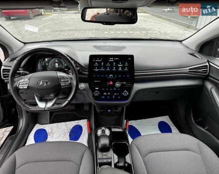 Черный Хендай Ioniq, объемом двигателя 0 л и пробегом 47 тыс. км за 16100 $, фото 25 на Automoto.ua