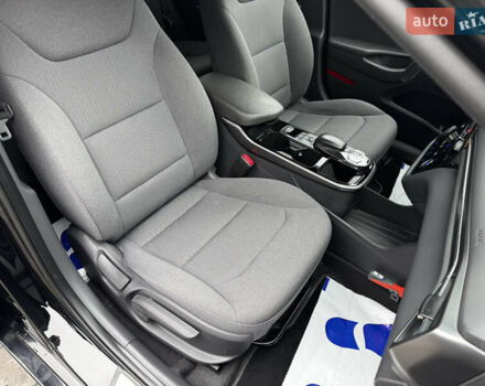 Черный Хендай Ioniq, объемом двигателя 0 л и пробегом 47 тыс. км за 16100 $, фото 37 на Automoto.ua