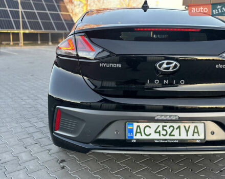 Черный Хендай Ioniq, объемом двигателя 0 л и пробегом 158 тыс. км за 15450 $, фото 11 на Automoto.ua
