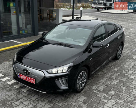Черный Хендай Ioniq, объемом двигателя 0 л и пробегом 47 тыс. км за 16100 $, фото 10 на Automoto.ua