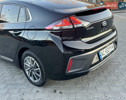 Черный Хендай Ioniq, объемом двигателя 0 л и пробегом 158 тыс. км за 15450 $, фото 8 на Automoto.ua