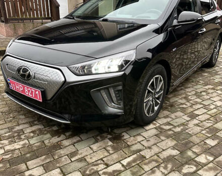 Черный Хендай Ioniq, объемом двигателя 0 л и пробегом 119 тыс. км за 15999 $, фото 2 на Automoto.ua