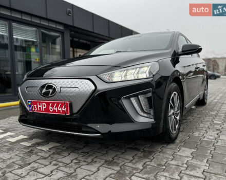 Черный Хендай Ioniq, объемом двигателя 0 л и пробегом 47 тыс. км за 16100 $, фото 18 на Automoto.ua