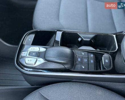 Черный Хендай Ioniq, объемом двигателя 0 л и пробегом 158 тыс. км за 15450 $, фото 24 на Automoto.ua