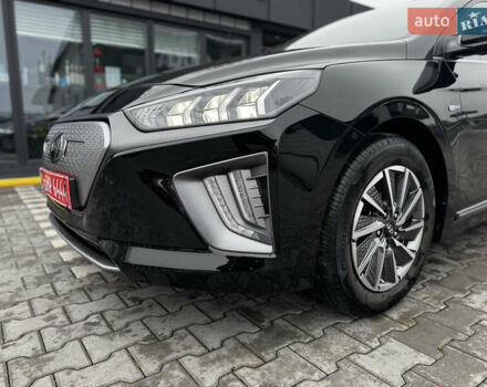 Черный Хендай Ioniq, объемом двигателя 0 л и пробегом 47 тыс. км за 16100 $, фото 20 на Automoto.ua