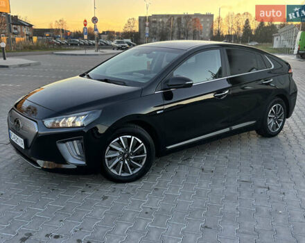 Черный Хендай Ioniq, объемом двигателя 0 л и пробегом 158 тыс. км за 15450 $, фото 4 на Automoto.ua