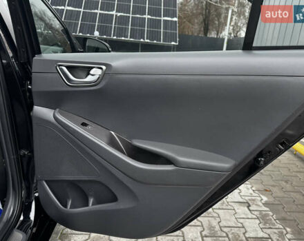 Черный Хендай Ioniq, объемом двигателя 0 л и пробегом 47 тыс. км за 16100 $, фото 43 на Automoto.ua